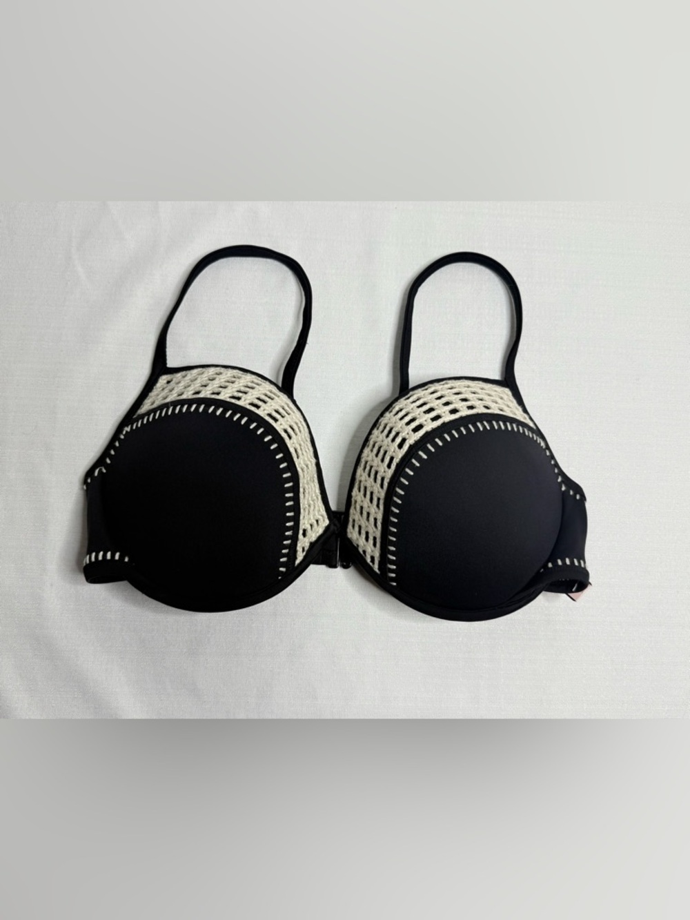 Victoria’s Secret Fabulous Black Crochet Push Up Halter 36DD Bikini Top NEW